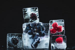 fruits-in-ice-cubes